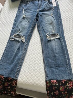 NWT Anthropology Distressed Blue Women’s Jeans with Floral Embroidered Cuff